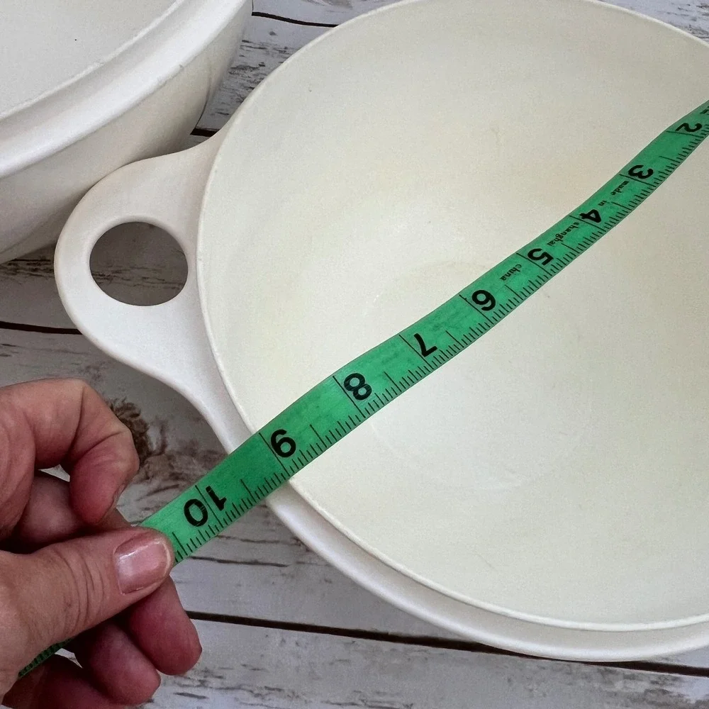 Tupperware Mixing Bowls Cream Off-White Nesting Thumb Hole Set‎ of 2